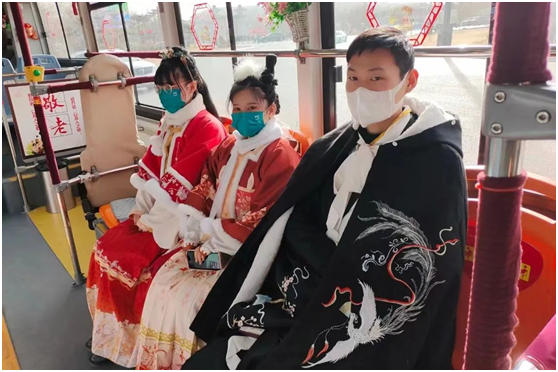 老家河南 心的春運(yùn)︱熟悉的春節(jié)里！ 看洛陽公交人的過年儀式感 