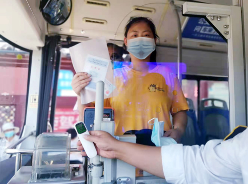 愛心助考，公交服務暖人心